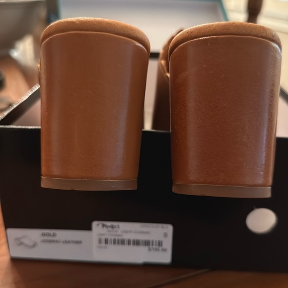 Chocolat Blu Gold Cognac Leather Scalloped Mules - Picture 5 of 5